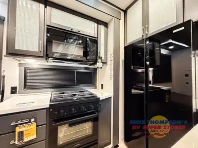 2025 Forest River RV Shockwave photo 9