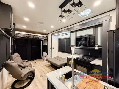 2025 Forest River RV Shockwave photo 7