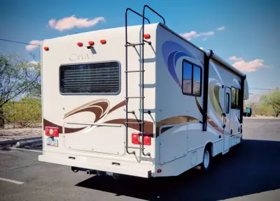 2015 THOR MOTOR COACH CHATEAU photo 3