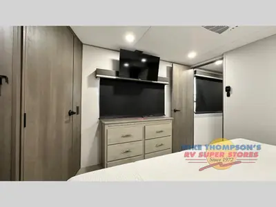2025 Grand Design Influence photo 18