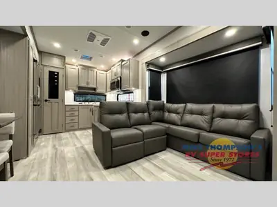 2025 Grand Design Influence photo 5