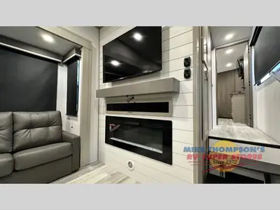 2025 Grand Design Influence photo 15
