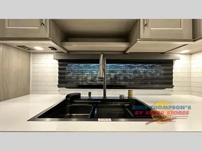 2025 Grand Design Influence photo 11