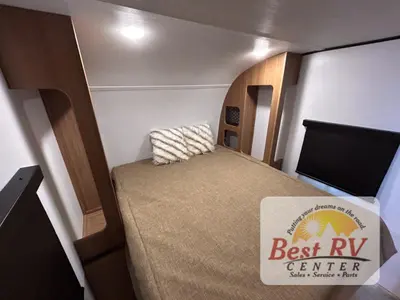 2026 Keystone RV Reign photo 44