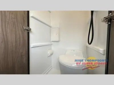 2025 Tiffin Motorhomes GH1 photo 13