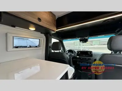 2025 Tiffin Motorhomes GH1 photo 11