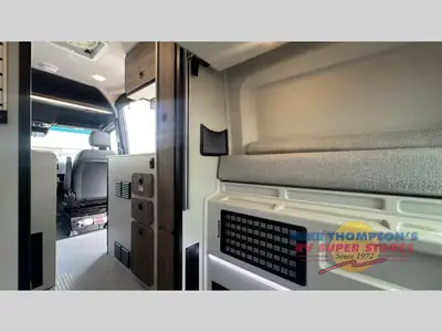 2025 Tiffin Motorhomes GH1 photo 8
