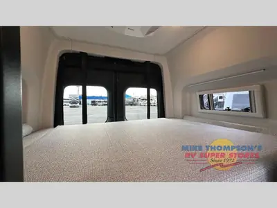2025 Tiffin Motorhomes GH1 photo 9