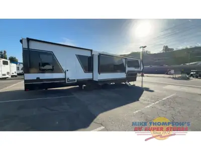 2026 Brinkley Model G photo 8