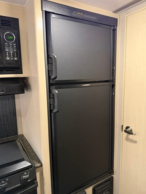 2019 WINNEBAGO MICRO MINNIE photo 15