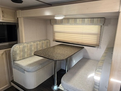 2019 WINNEBAGO MICRO MINNIE photo 8