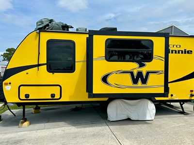 Used 2019 Winnebago Micro Minnie 2108DS