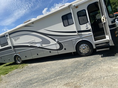 2002 FLEETWOOD DISCOVERY photo 2