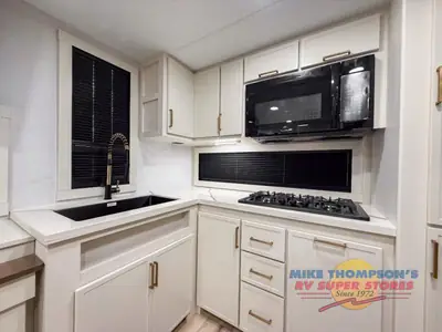 2026 Brinkley Model I photo 13