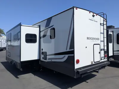 2027 Forest River Rockwood Ultra Lite 2706BH photo 8