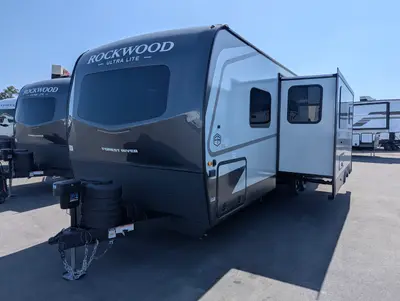 2027 Forest River Rockwood Ultra Lite 2706BH photo 4