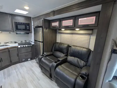 2023 Coachmen Leprechaun 298KB photo 15