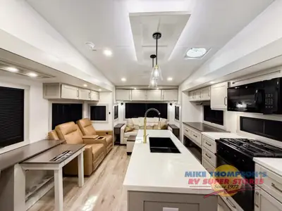 2026 Brinkley Model Z photo 6