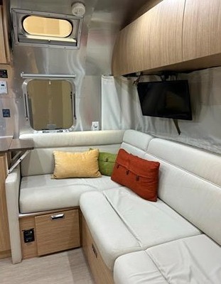 2017 AIRSTREAM FLYING CLOUD photo 10