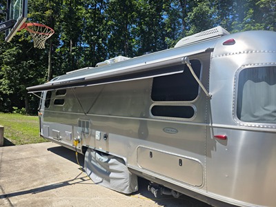 2017 AIRSTREAM FLYING CLOUD photo 6