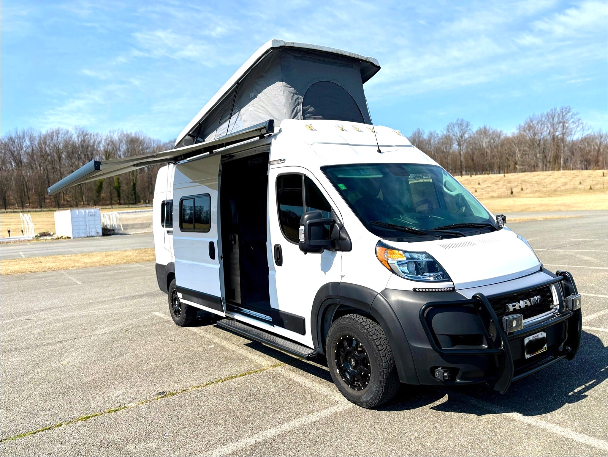 2022 WINNEBAGO SOLIS exterior