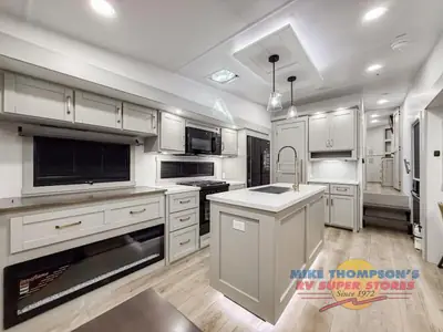 2026 Brinkley Model Z photo 15