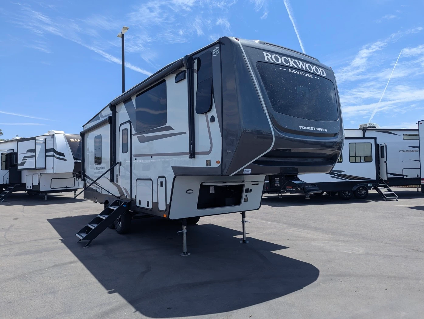 2027 Forest River Rockwood Signature 290SFK exterior