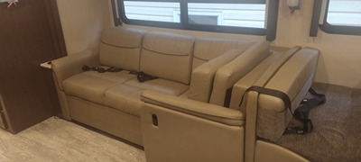 2019 THOR MOTOR COACH HURRICANE photo 7