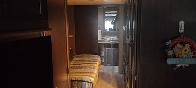 2019 THOR MOTOR COACH HURRICANE photo 27