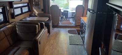 2019 THOR MOTOR COACH HURRICANE photo 19