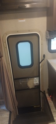 2019 THOR MOTOR COACH HURRICANE photo 6