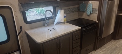 2019 THOR MOTOR COACH HURRICANE photo 9