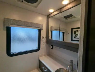 2023 Thor Motor Coach Palazzo photo 32