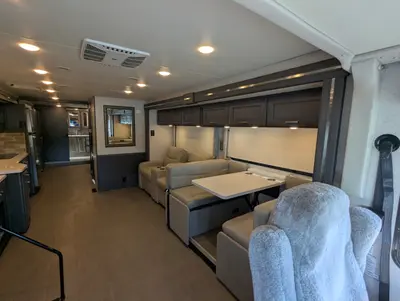 2023 Thor Motor Coach Palazzo photo 17