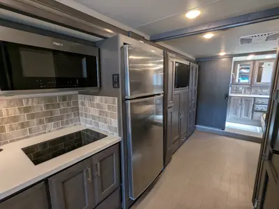 2023 Thor Motor Coach Palazzo photo 29