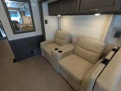 2023 Thor Motor Coach Palazzo photo 24