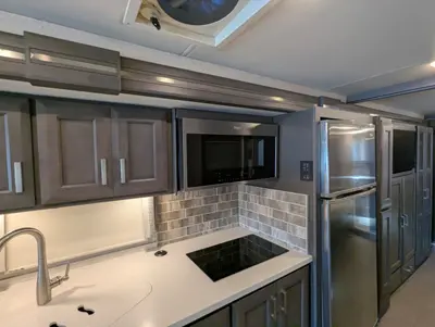 2023 Thor Motor Coach Palazzo photo 28