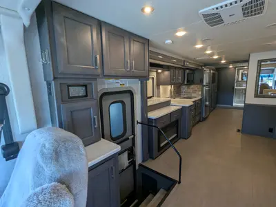 2023 Thor Motor Coach Palazzo photo 20