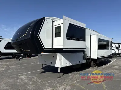 2026 Brinkley Model Z photo 4