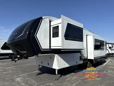 2026 Brinkley Model Z photo 11
