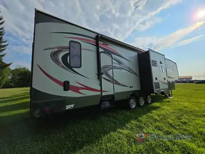 2017 Forest River RV Vengeance photo 4