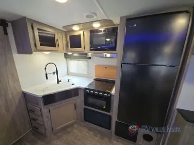 2022 Forest River Cherokee Alpha Wolf photo 32