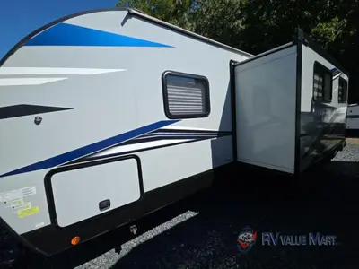 2022 Forest River Cherokee Alpha Wolf photo 5