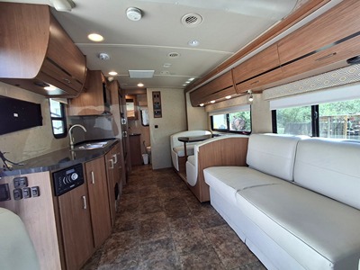 2014 WINNEBAGO ITASCA NAVION photo 13