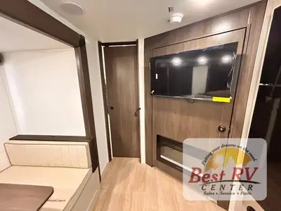 2027 Forest River RV Cherokee Alpha Wolf photo 38