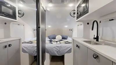 2027 Dreamhaven Chameleon photo 3