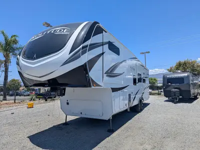 2023 Grand Design Solitude 345GK photo 4