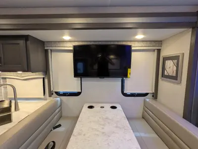 2024 Thor Motor Coach Omni XG32 photo 21