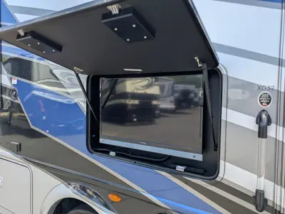 2024 Thor Motor Coach Omni XG32 photo 11
