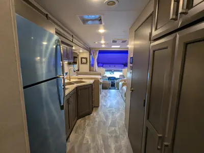2024 Thor Motor Coach Omni XG32 photo 35